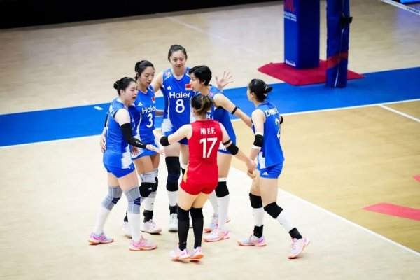 新赛季国际赛场首秀，中国女排惨败