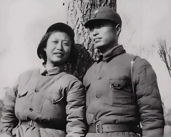 1942年，张爱萍爱上项英的遗孀，许多人却反对：新四军难道没人了？