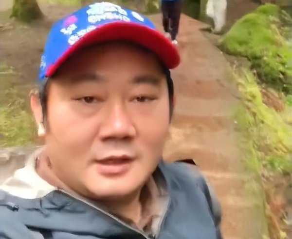 张雪宣布：将一辆夺冠赛车的1:1复刻版用于拍卖，所得款项捐给嫣然天使基金