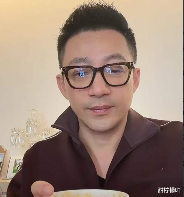 汪小菲夫妇台北开播感情好, 满月宴已低调举办, 大S儿女留在台北